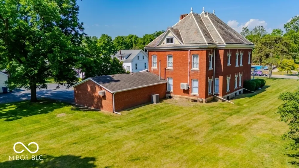 932 Washington Street Marion, IN 46952