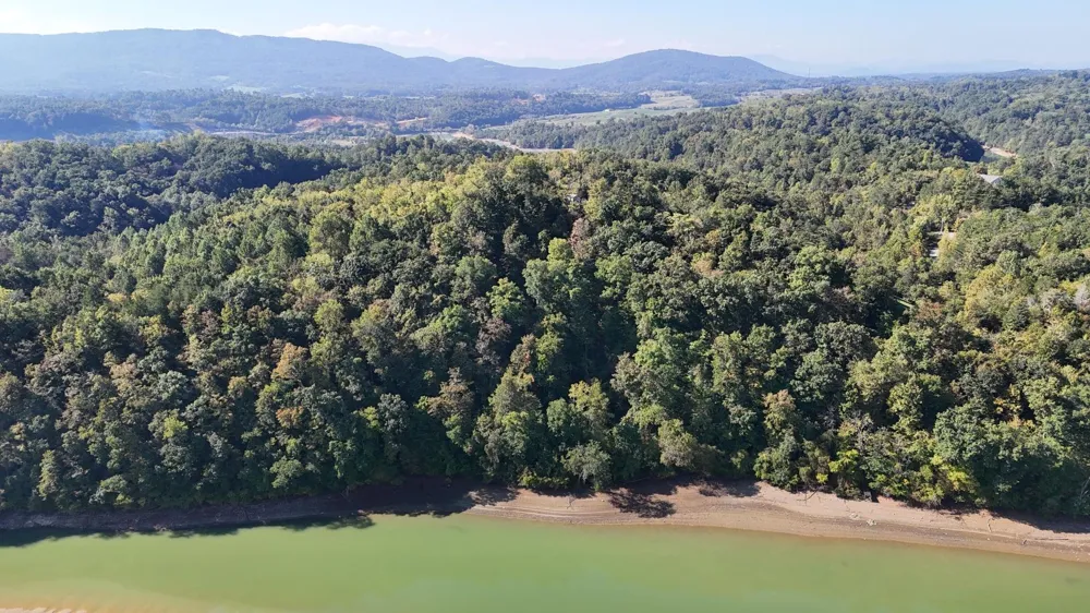 23 Caywood Rd Dandridge, TN 37725