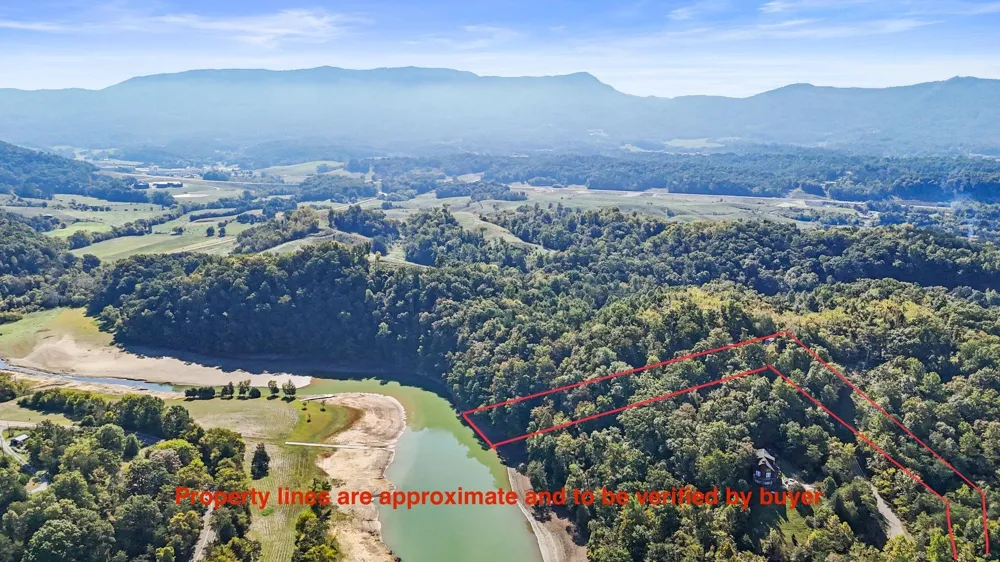 23 Caywood Rd Dandridge, TN 37725