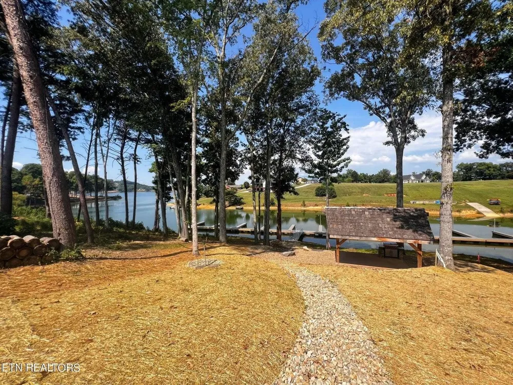 38 English Mountain Pt White Pine, TN 37890