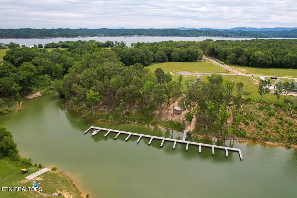 38 English Mountain Pt White Pine, TN 37890