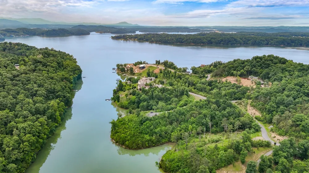 27 Stone Shore Way Dandridge, TN 37725