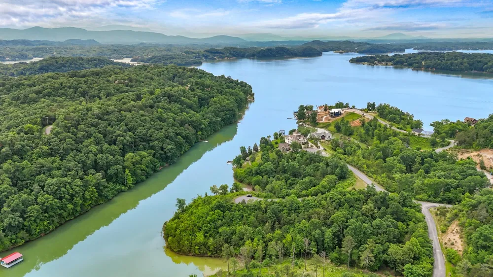 27 Stone Shore Way Dandridge, TN 37725