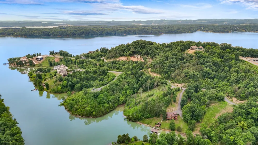 27 Stone Shore Way Dandridge, TN 37725