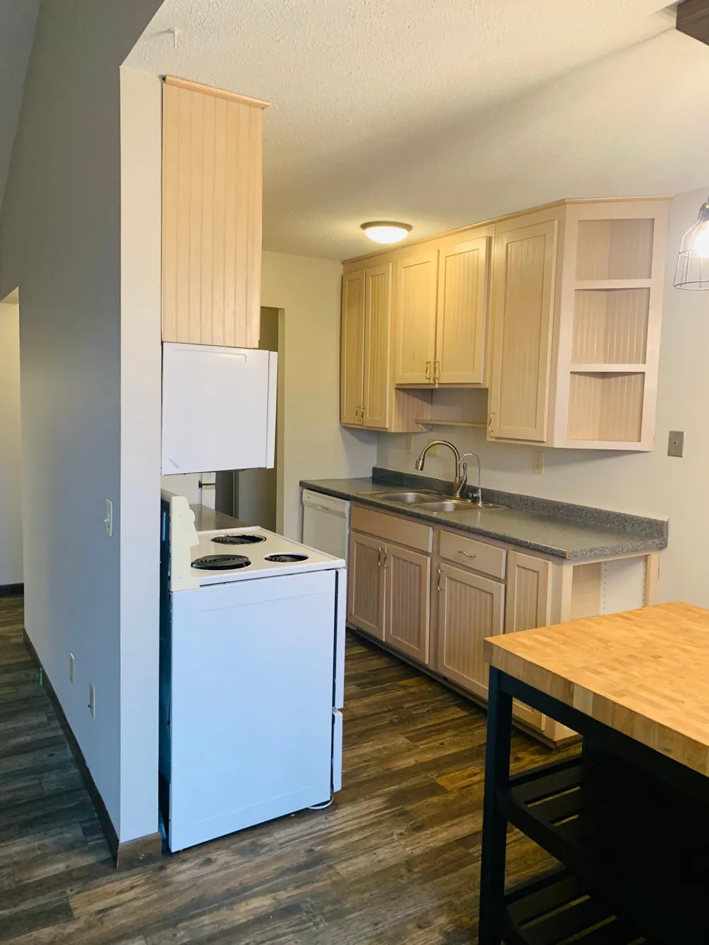 932 Westbrooke Way #8 Hopkins, MN 55343