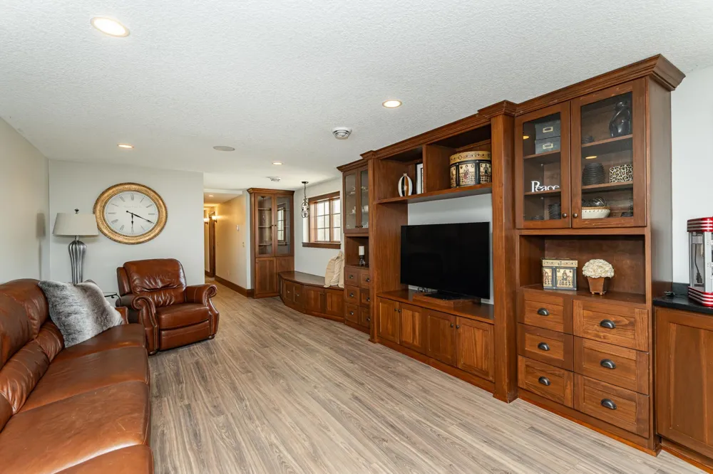 10951 County 8 Road SW Stewartville, MN 55976