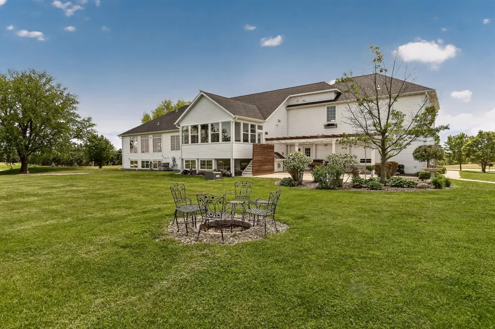 10951 County 8 Road SW Stewartville, MN 55976