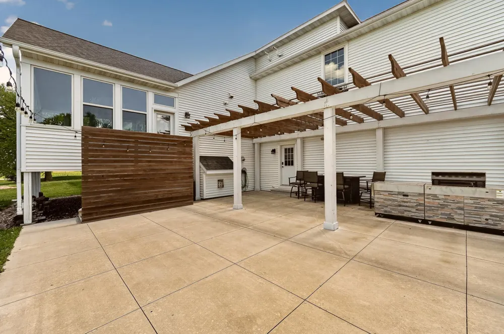 10951 County 8 Road SW Stewartville, MN 55976