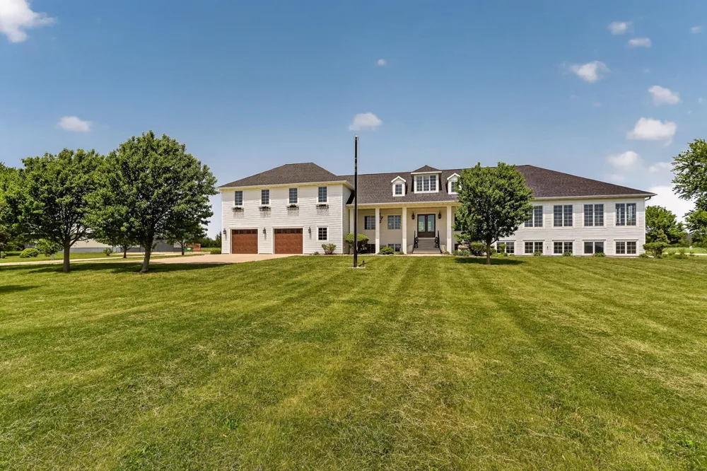 10951 County 8 Road SW Stewartville, MN 55976