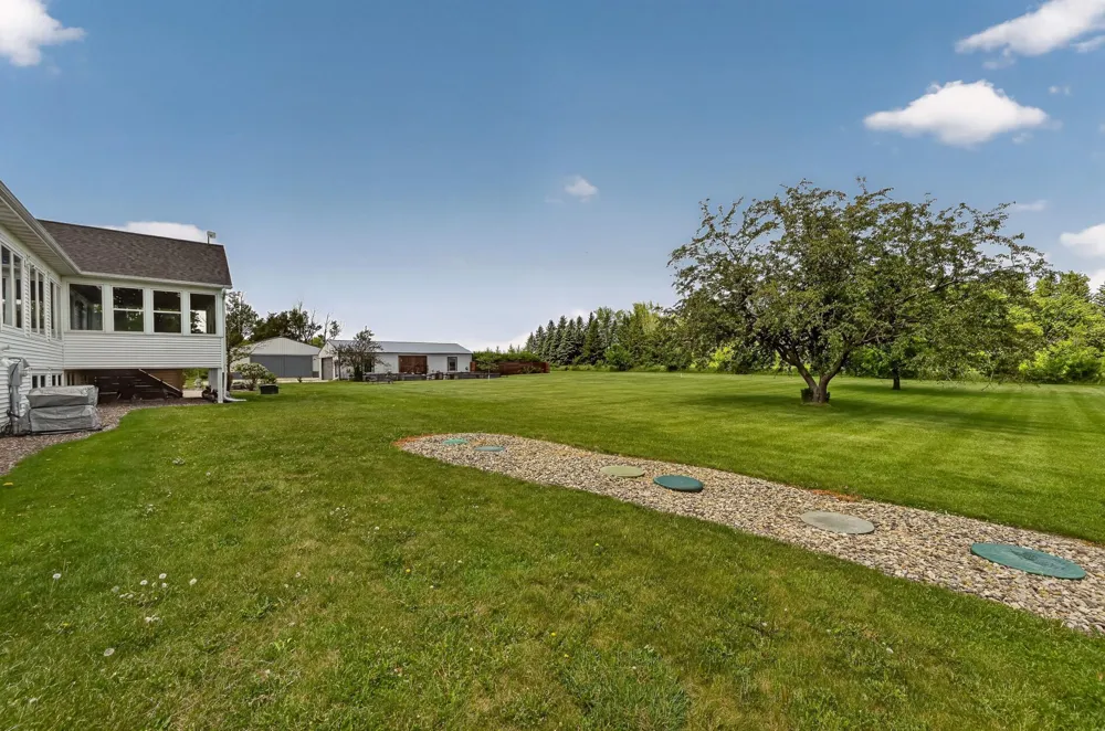 10951 County 8 Road SW Stewartville, MN 55976