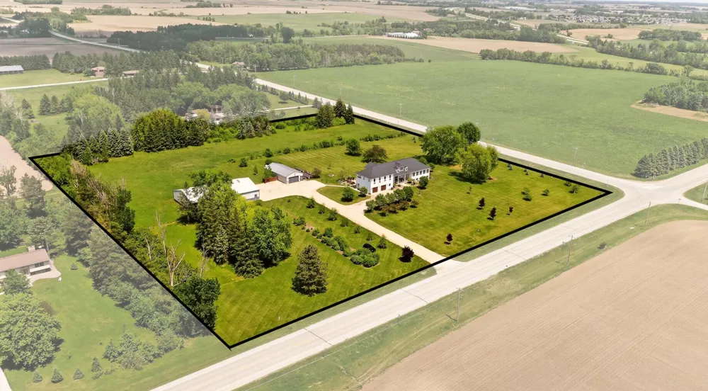10951 County 8 Road SW Stewartville, MN 55976