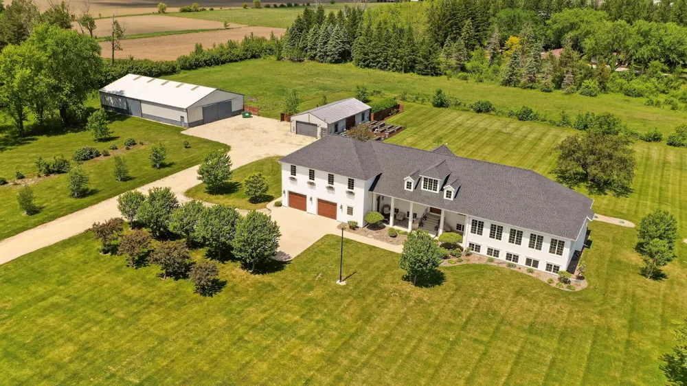 10951 County 8 Road SW Stewartville, MN 55976