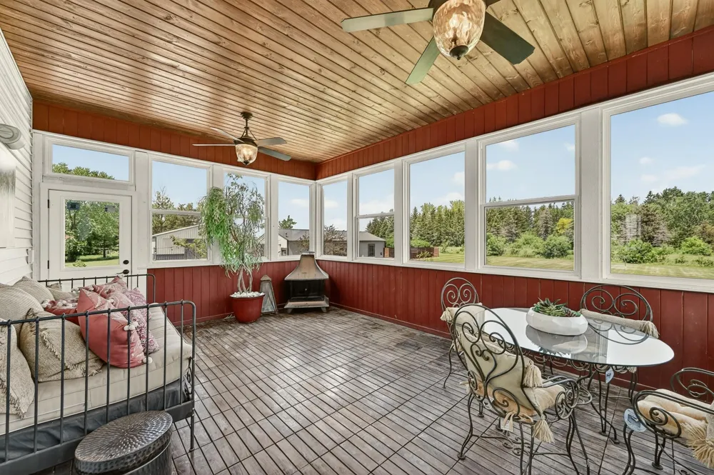 10951 County 8 Road SW Stewartville, MN 55976