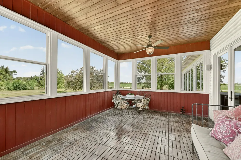 10951 County 8 Road SW Stewartville, MN 55976