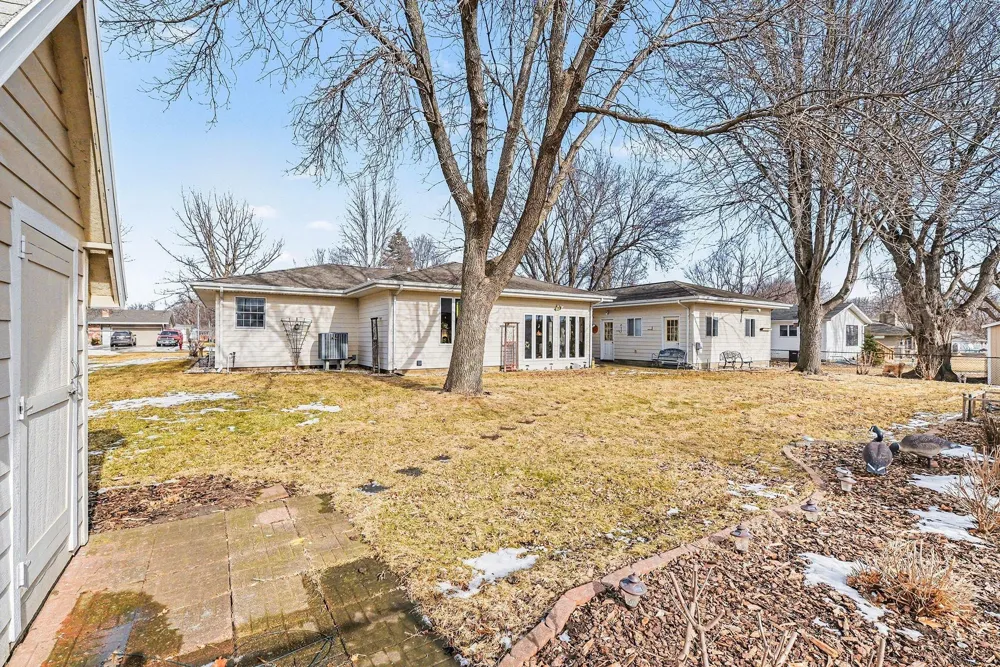 417 S Fairview Drive Luverne, MN 56156