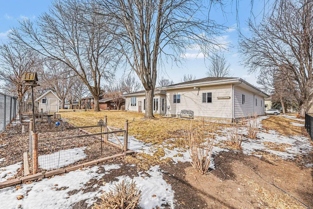 417 S Fairview Drive Luverne, MN 56156