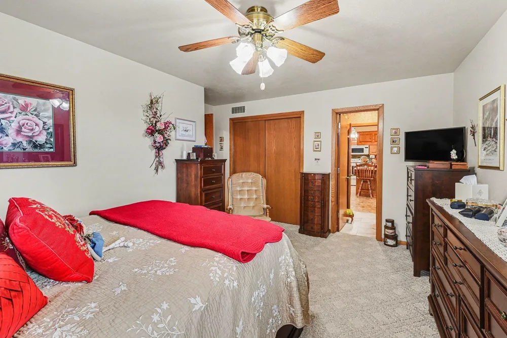 417 S Fairview Drive Luverne, MN 56156