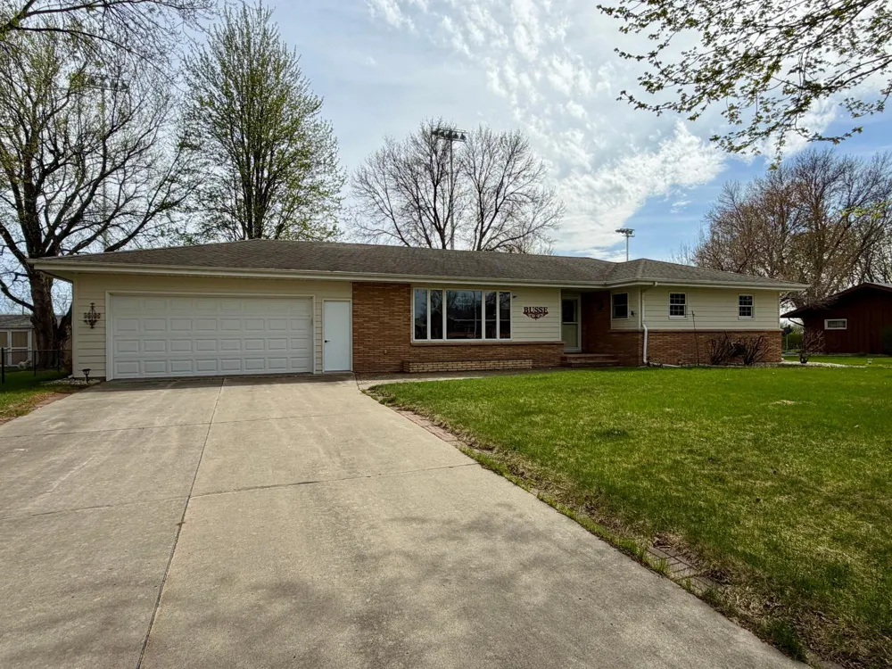 417 S Fairview Drive Luverne, MN 56156