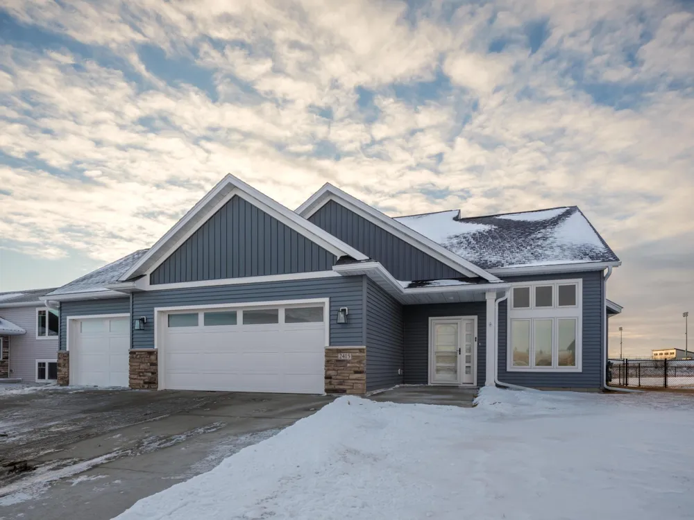 2415 Elk Run Drive SE Pine Island, MN 55963