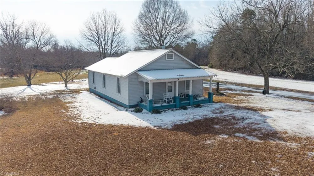 2238 Nc Highway 62 Julian, NC 27283