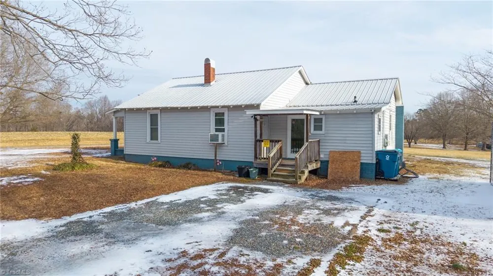 2238 Nc Highway 62 Julian, NC 27283