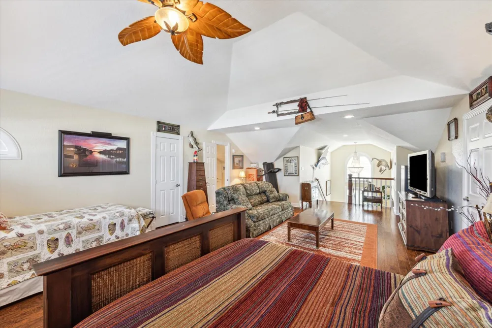 102 Bamaku Bend Tiki Island, TX 77554