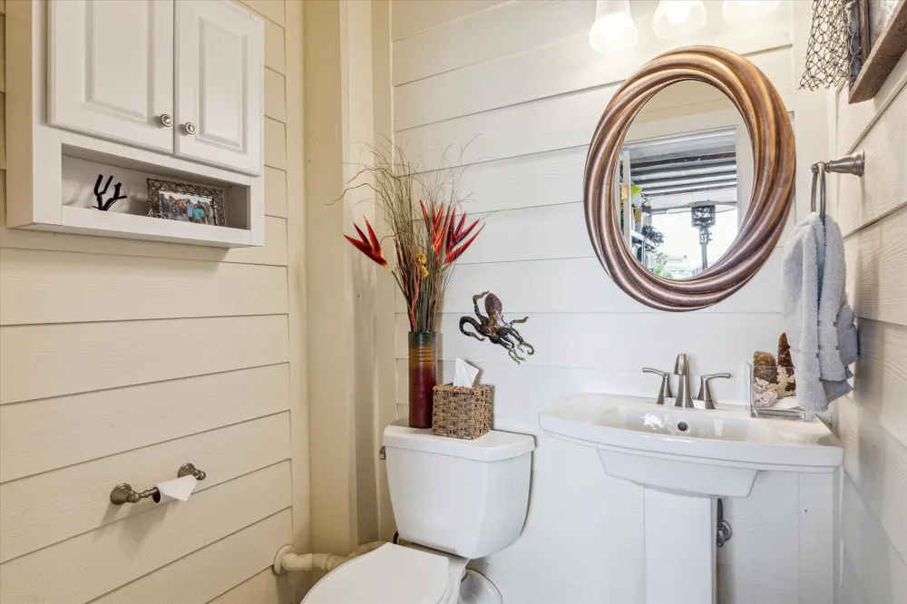 102 Bamaku Bend Tiki Island, TX 77554