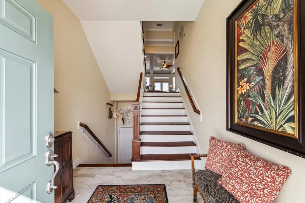 102 Bamaku Bend Tiki Island, TX 77554