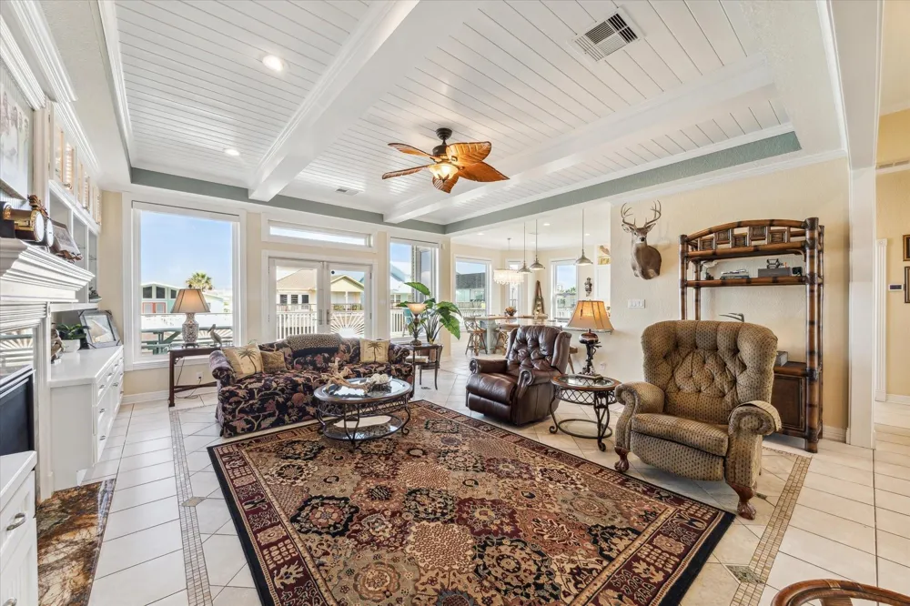 102 Bamaku Bend Tiki Island, TX 77554
