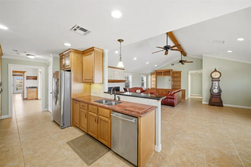 2365 S Fm 46 Franklin, TX 77856