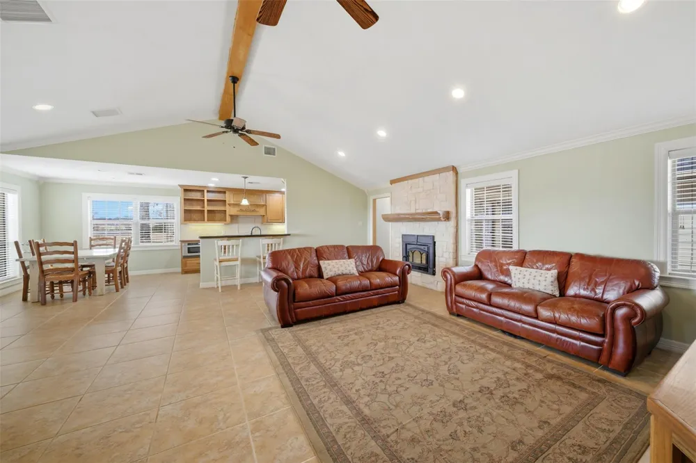 2365 S Fm 46 Franklin, TX 77856