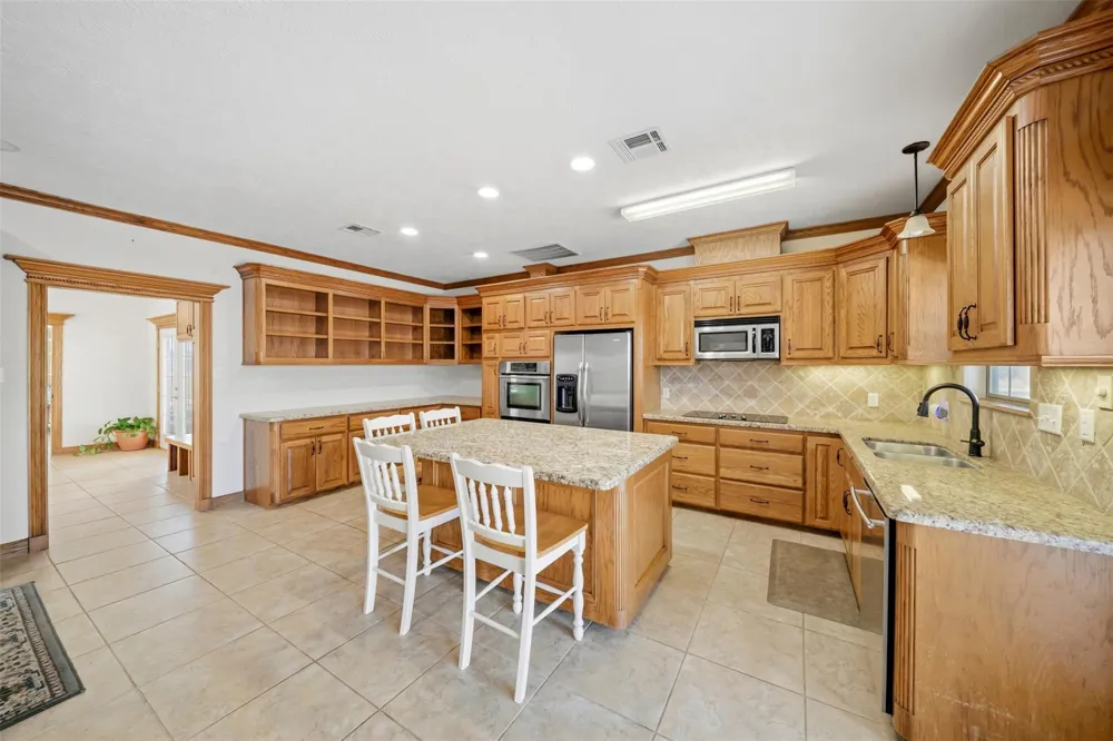 2365 S Fm 46 Franklin, TX 77856