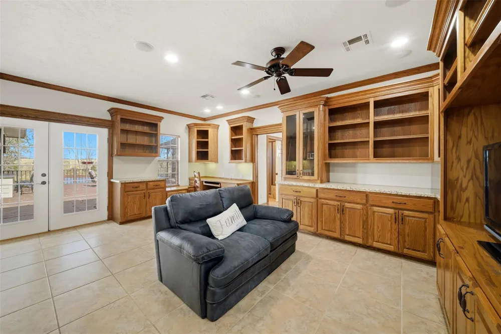 2365 S Fm 46 Franklin, TX 77856