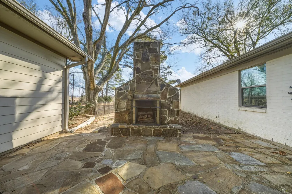 2365 S Fm 46 Franklin, TX 77856