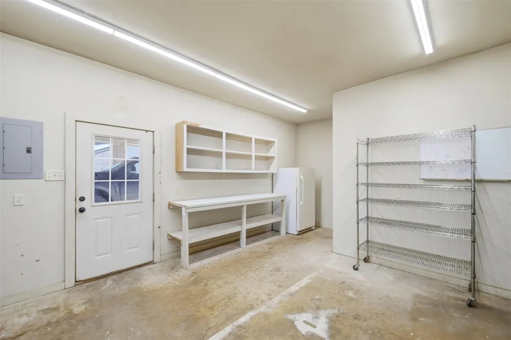 2365 S Fm 46 Franklin, TX 77856