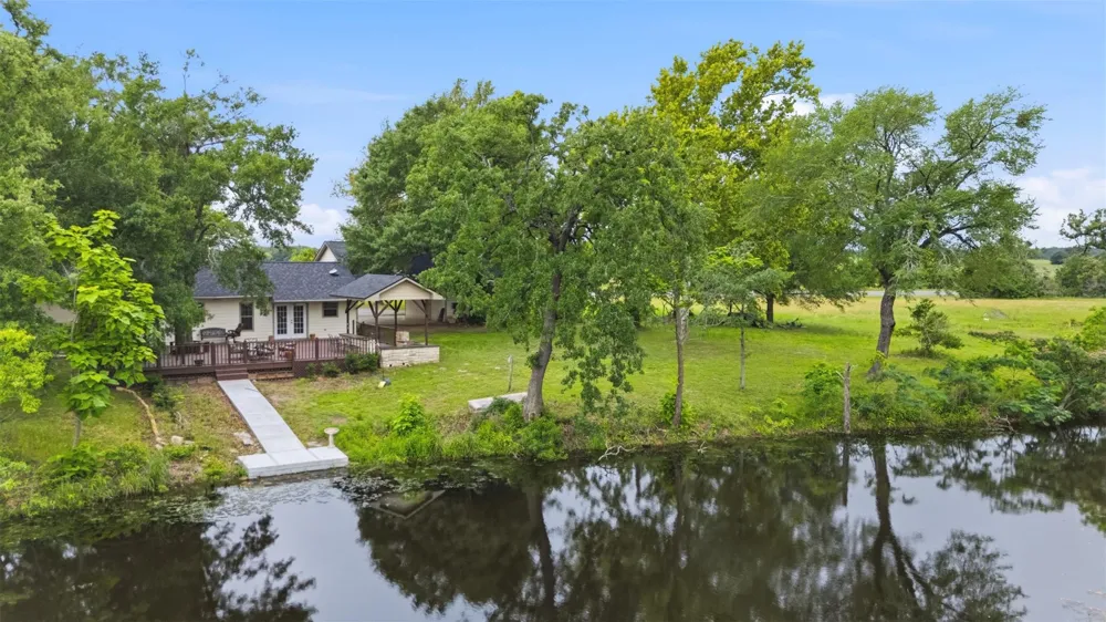 2365 S Fm 46 Franklin, TX 77856