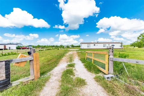 9860 County Road 200