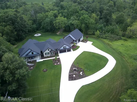 2866 Pine Bluffs Ct