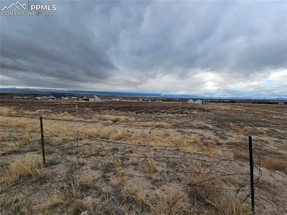 35 Top Rail Trail Penrose, CO 81240