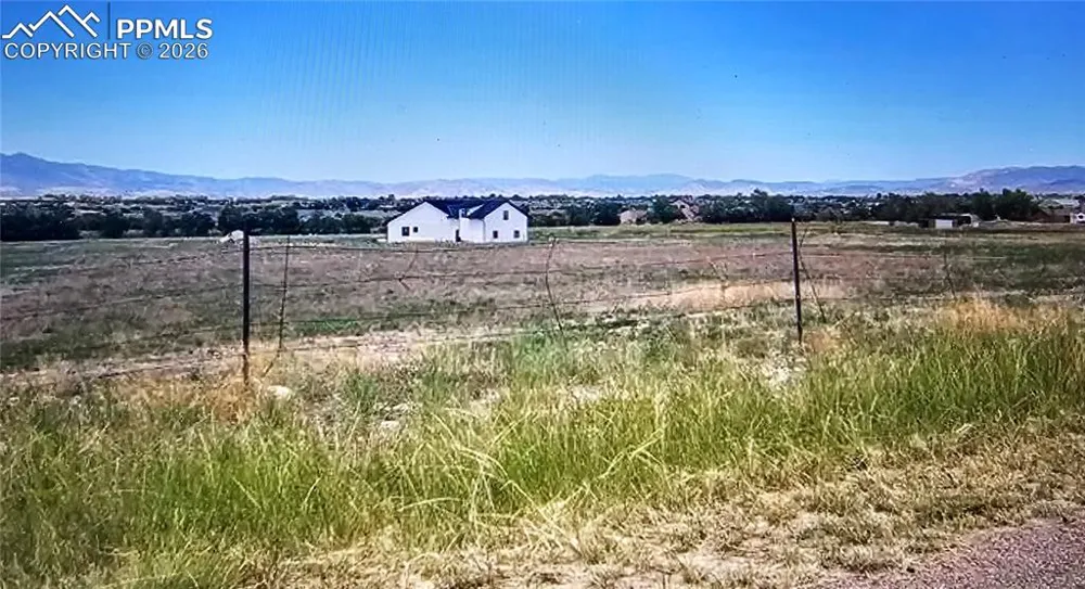 35 Top Rail Trail Penrose, CO 81240