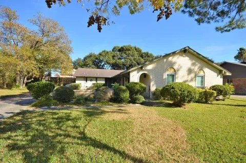 114 Lafayette Lane