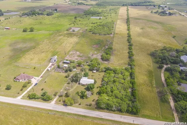 320 Graytown St Hedwig, TX 78152
