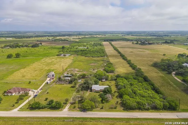 320 Graytown St Hedwig, TX 78152