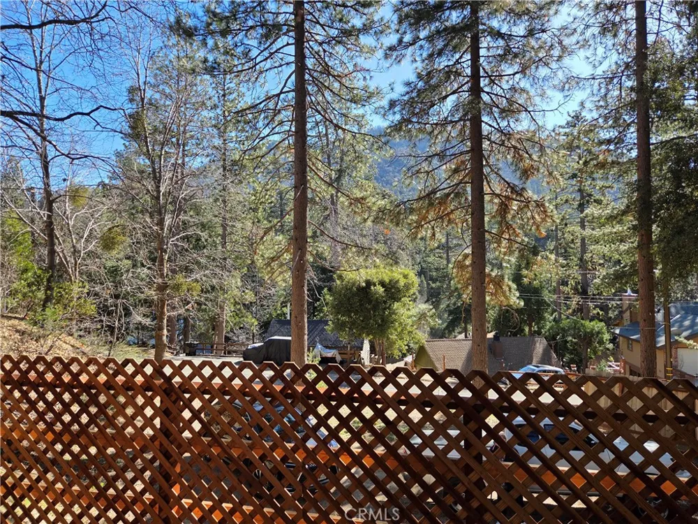 5910 Robin Oak Angelus Oaks, CA 92305