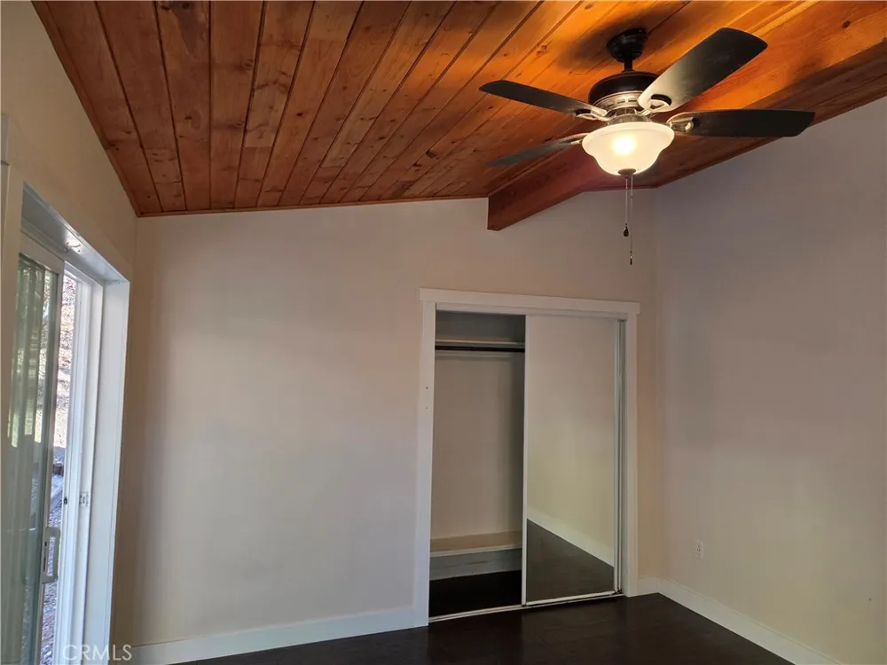 5910 Robin Oak Angelus Oaks, CA 92305