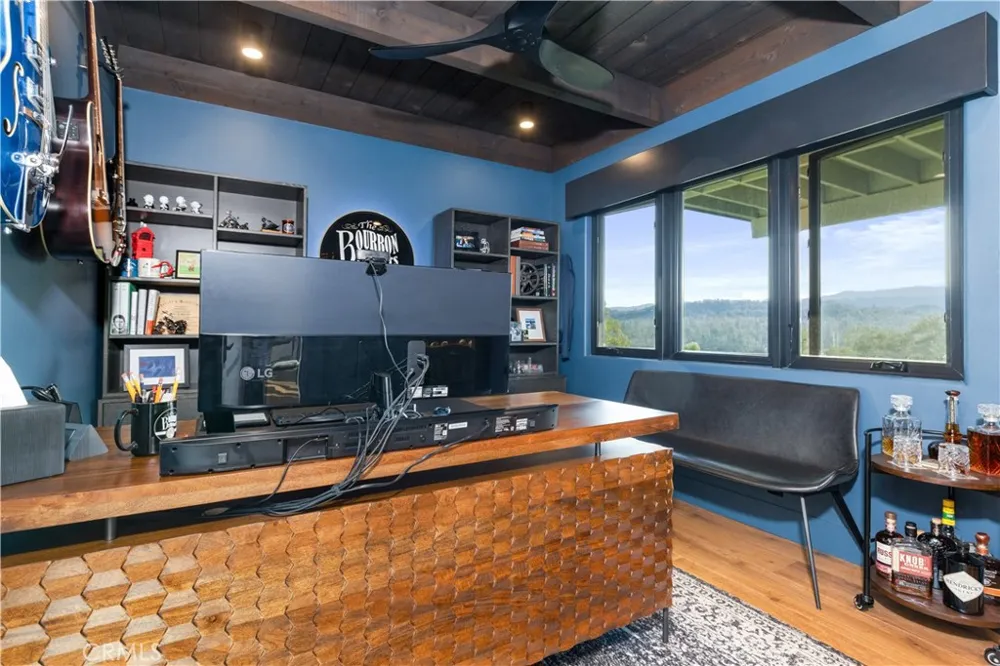 8214 Bass Point Road Bradley, CA 93426