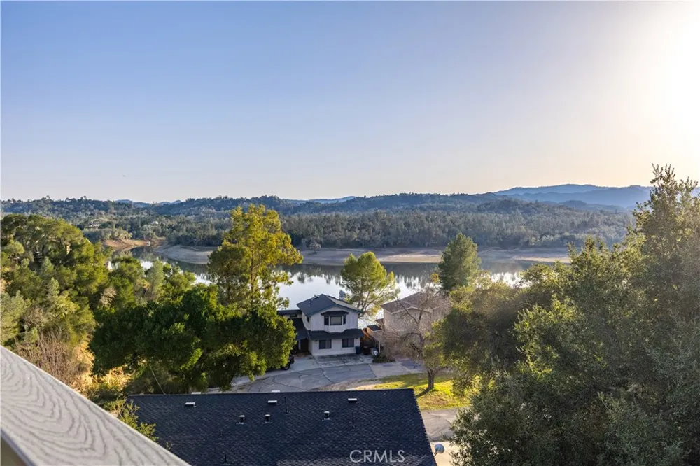 8214 Bass Point Road Bradley, CA 93426