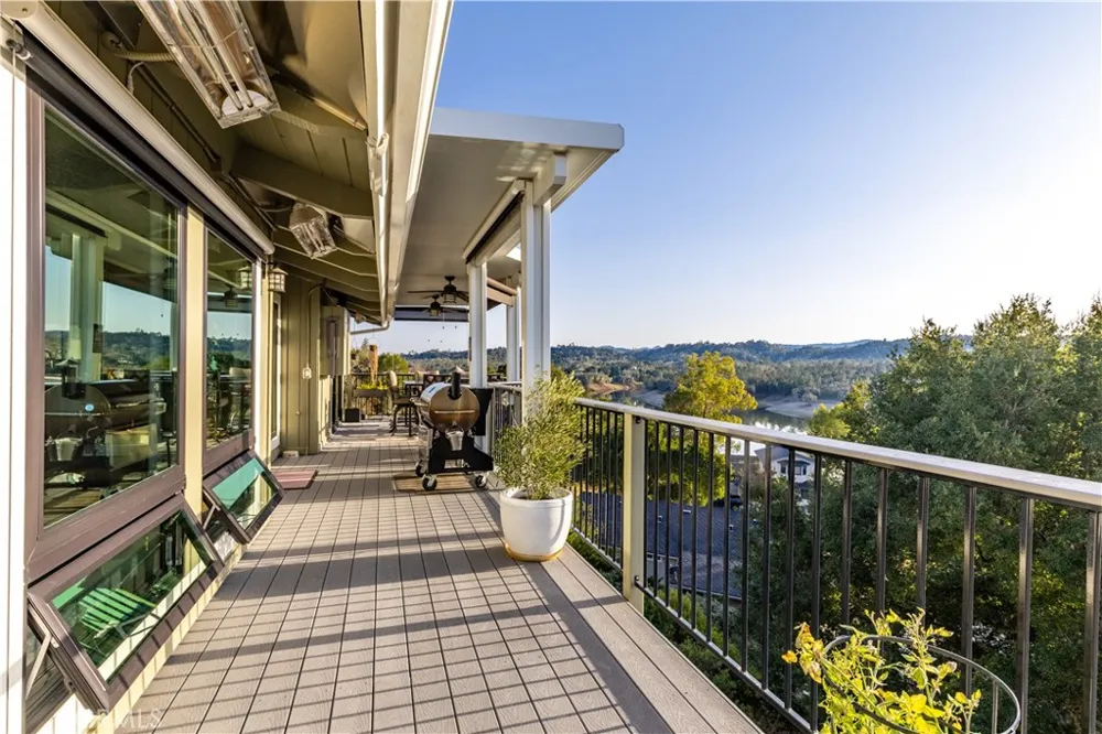 8214 Bass Point Road Bradley, CA 93426