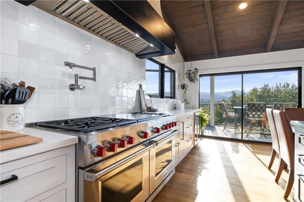 8214 Bass Point Road Bradley, CA 93426