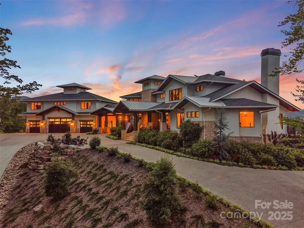 26 Bonnies Cove Trail Mills River, NC 28759